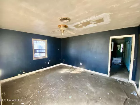 3747 Bishop Ave, Jackson, MS 39213 photo 3