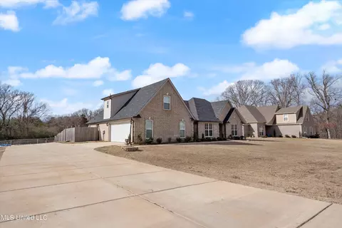 104 Oak Manor Dr, Coldwater, MS 38618 photo 3