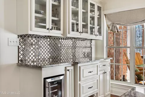 Kitchen - 1371 Broady Rd, Nesbit, MS 38651 photo 2 of 5