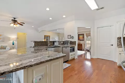 Kitchen - 1371 Broady Rd, Nesbit, MS 38651 photo 3 of 5