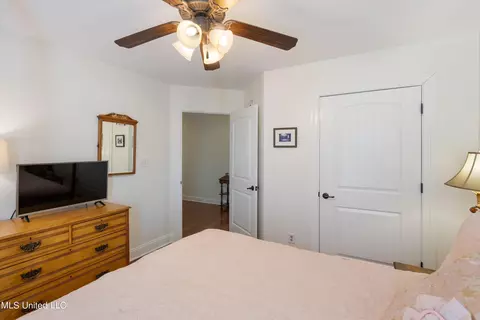Bedroom - 1371 Broady Rd, Nesbit, MS 38651 photo 4 of 5