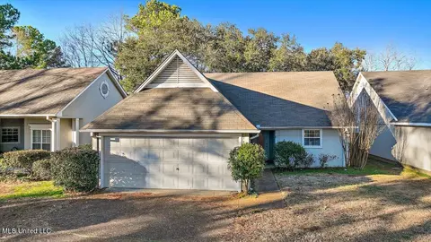113 S Shadow Lake Dr, Clinton, MS 39056