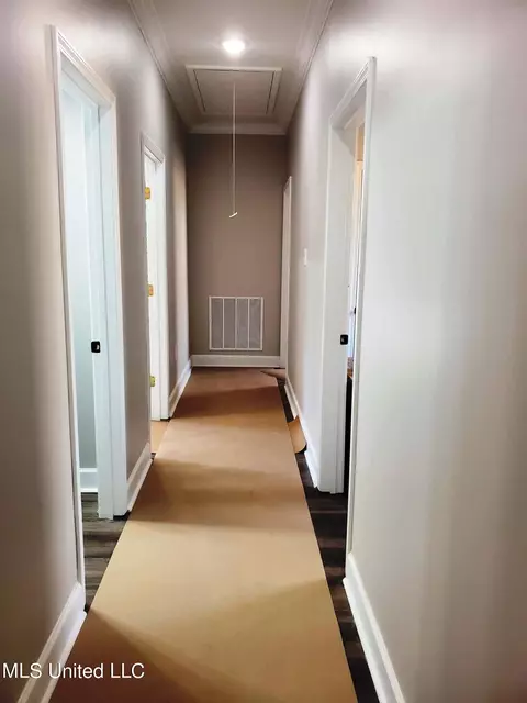Entry Way - 180 Hummingbird, Sardis, MS 38666 photo 2 of 4