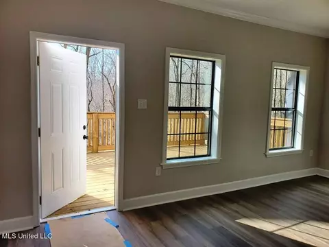Entry Way - 180 Hummingbird, Sardis, MS 38666 photo 3 of 4