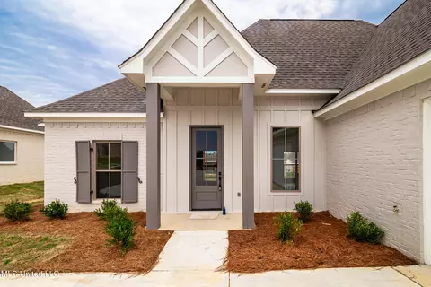 Exterior - 835 Glenwild Cir, Canton, MS 39046 photo 2 of 4