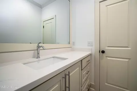 Bath - 835 Glenwild Cir, Canton, MS 39046 photo 6 of 7