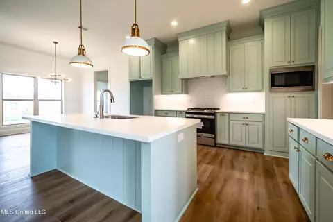 Kitchen - 835 Glenwild Cir, Canton, MS 39046 photo 1 of 4