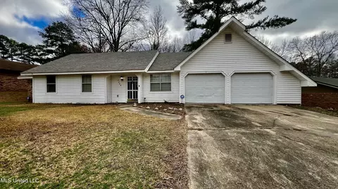 5385 Brookhollow Drive Dr, Jackson, MS 39212