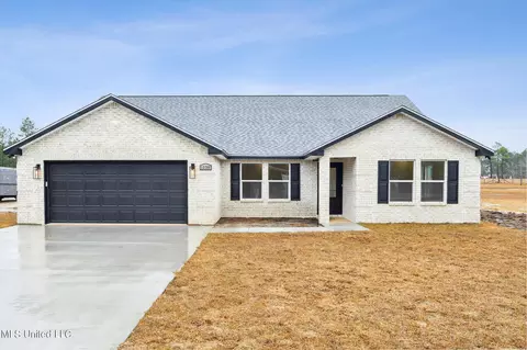 13700 Pine Ave, Ocean Springs, MS 39565