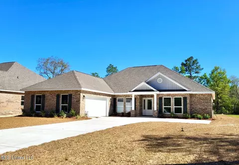 5293 South St, Ocean Springs, MS 39564