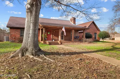 37 Eastgate Dr, Brandon, MS 39042