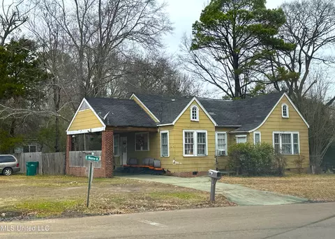 224 S Monroe St, Canton, MS 39046
