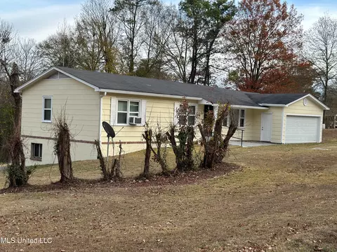 404 Enchanted Dr, Yazoo City, MS 39194