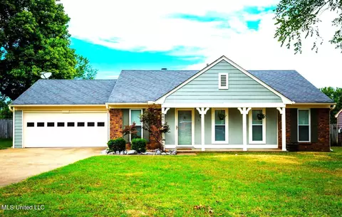 3820 Ivanhoe Dr, Horn Lake, MS 38637