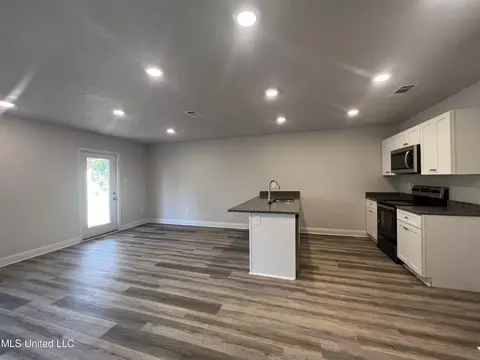 9042 Holly Cv, Biloxi, MS 39532 photo 11