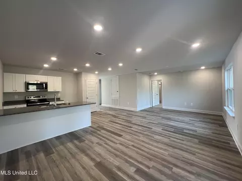 9042 Holly Cv, Biloxi, MS 39532 photo 4