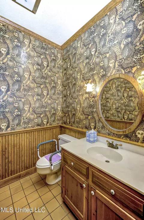 Bath - 7 Oakleigh Pl, Jackson, MS 39211 photo 1 of 6