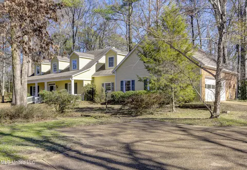 Exterior - 7 Oakleigh Pl, Jackson, MS 39211 photo 12 of 16