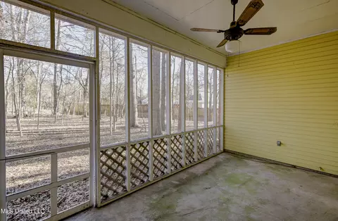 Exterior - 7 Oakleigh Pl, Jackson, MS 39211 photo 4 of 16