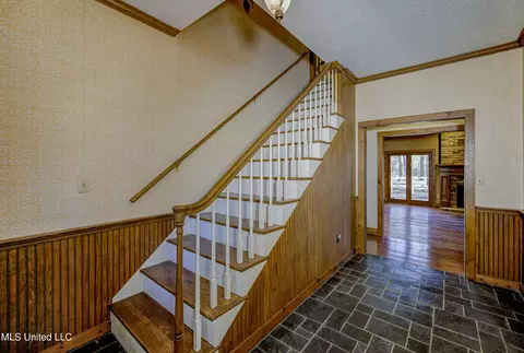Entry Way - 7 Oakleigh Pl, Jackson, MS 39211 photo 4 of 5