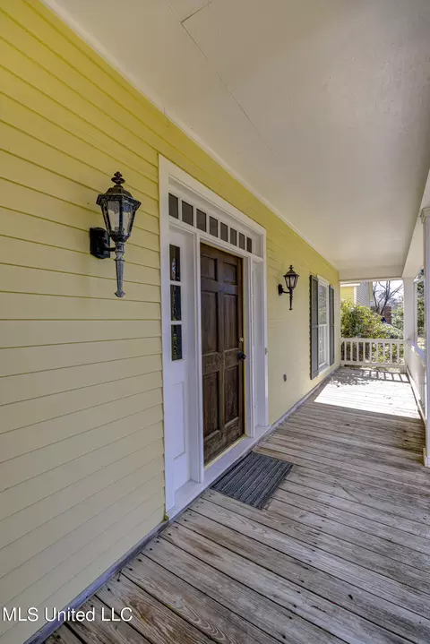 Exterior - 7 Oakleigh Pl, Jackson, MS 39211 photo 11 of 16