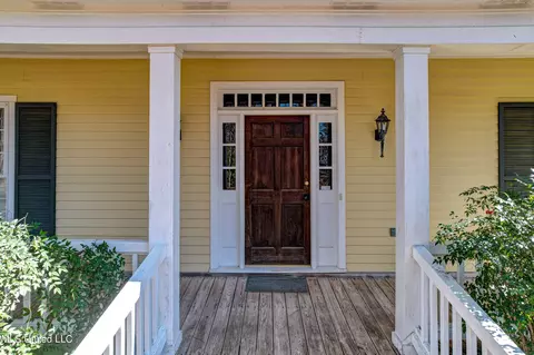 Exterior - 7 Oakleigh Pl, Jackson, MS 39211 photo 3 of 16