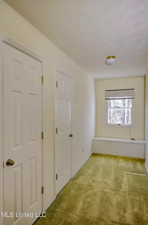 Entry Way - 7 Oakleigh Pl, Jackson, MS 39211 photo 5 of 5