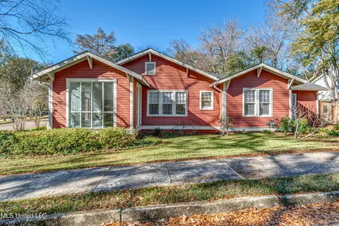 Exterior - 850 Fairview St, Jackson, MS 39202 photo 3 of 6