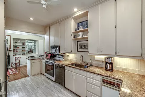 Kitchen - 850 Fairview St, Jackson, MS 39202 photo 2 of 2