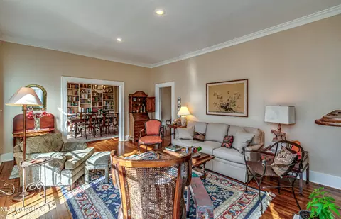 Living - 850 Fairview St, Jackson, MS 39202 photo 1 of 3