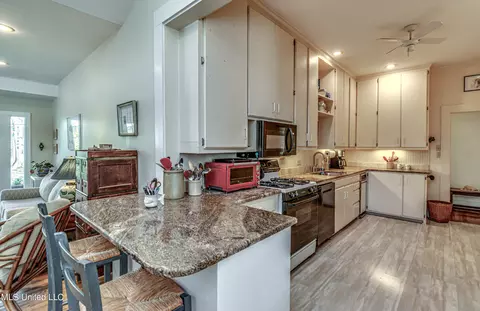 Kitchen - 850 Fairview St, Jackson, MS 39202 photo 1 of 2