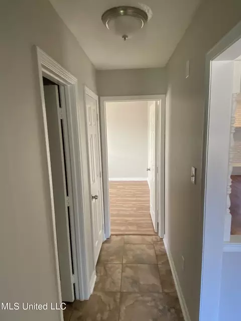 Entry Way - 319 Red Oak Dr, Jackson, MS 39212 photo 1 of 1