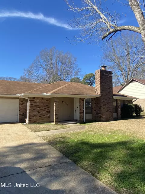 Exterior - 319 Red Oak Dr, Jackson, MS 39212 photo 9 of 9