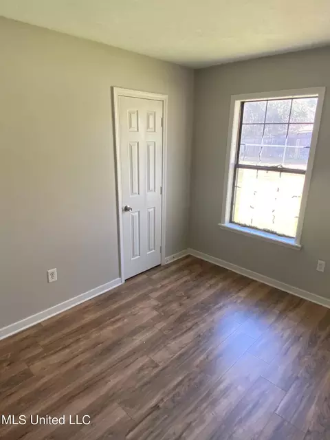Other - 319 Red Oak Dr, Jackson, MS 39212 photo 4 of 9