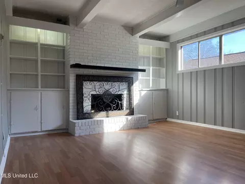 Living - 4912 Eden Ln, Jackson, MS 39206 photo 4 of 4