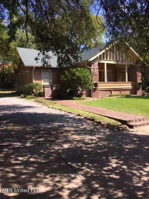 Exterior - 720 Gillespie St, Jackson, MS 39202 photo 3 of 5
