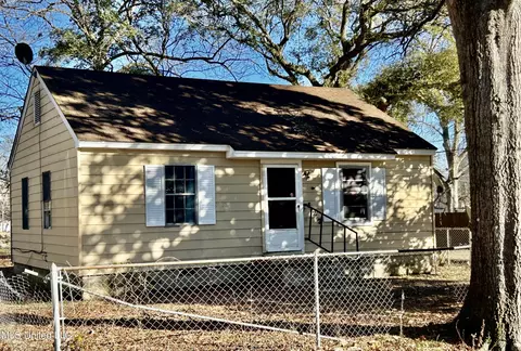 423 Hope St, Greenwood, MS 38930