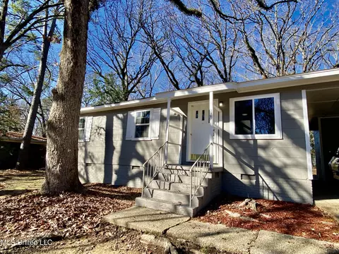 2967 Woodside Dr, Jackson, MS 39212 photo 1