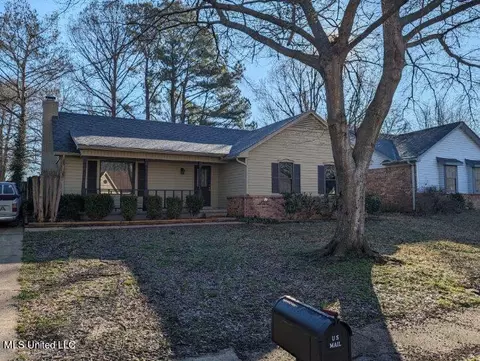 5656 Ingleside Dr, Horn Lake, MS 38637