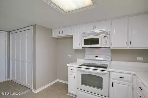 Kitchen - 312 Wild Cedar Pl, Brandon, MS 39042 photo 4 of 4