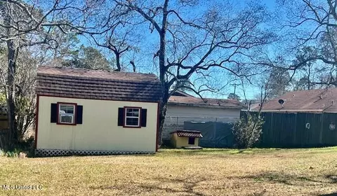 Exterior - 7500 Reston Dr, Biloxi, MS 39532 photo 6 of 7