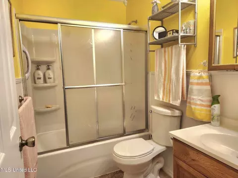 Bath - 7500 Reston Dr, Biloxi, MS 39532 photo 2 of 2