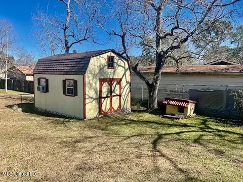 Exterior - 7500 Reston Dr, Biloxi, MS 39532 photo 5 of 7