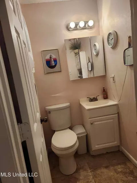 Bath - 7500 Reston Dr, Biloxi, MS 39532 photo 1 of 2