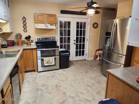 Kitchen - 7500 Reston Dr, Biloxi, MS 39532 photo 2 of 2