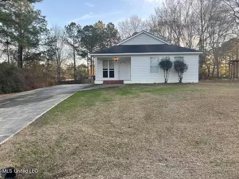 19531 Brighton Dr, Saucier, MS 39574