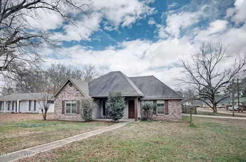400 Heslep St, Pelahatchie, MS 39145