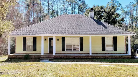 22209 Evangeline Rd, Pass Christian, MS 39571