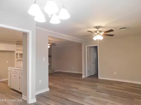 1112 Rocket Dr, Byram, MS 39272 photo 5