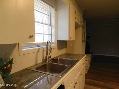 1112 Rocket Dr, Byram, MS 39272 photo 19